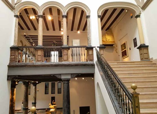 museo-pablo-gargallo-zaragoza-escaleras-palacio-renacentista